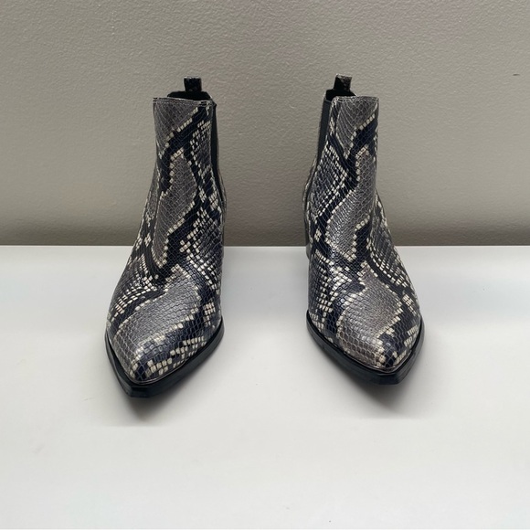 Marc Fisher Yale Pointed Chelsea Bootie reptile snake leather boot black white 9 - Picture 8 of 16